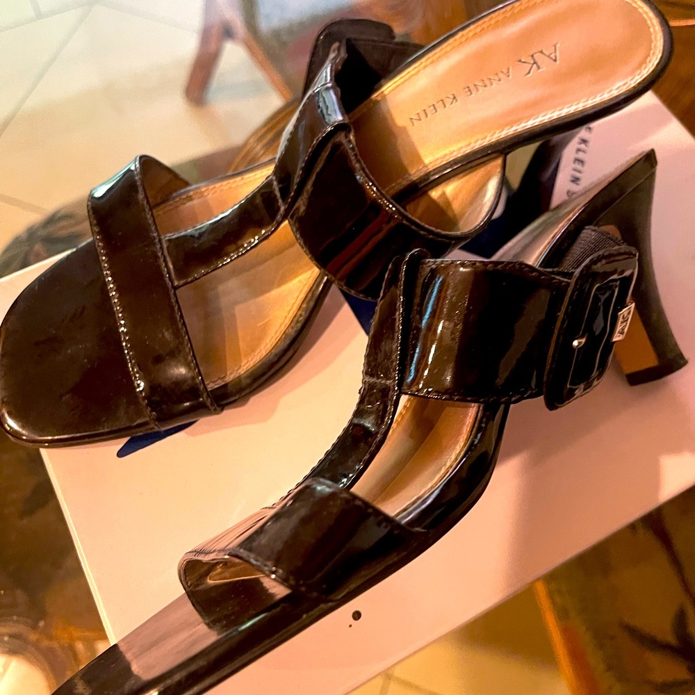 Anne Klein Black Slip on Heel Leather Sandals 9M
